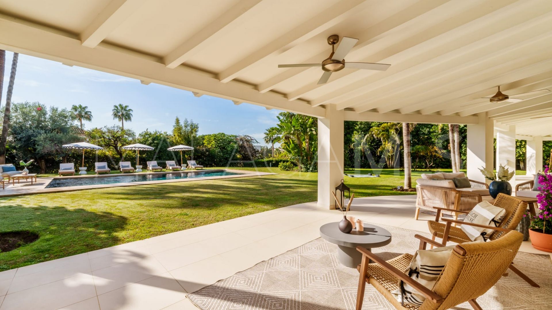 Villa a la venta in La Cerquilla with 5 bedrooms
