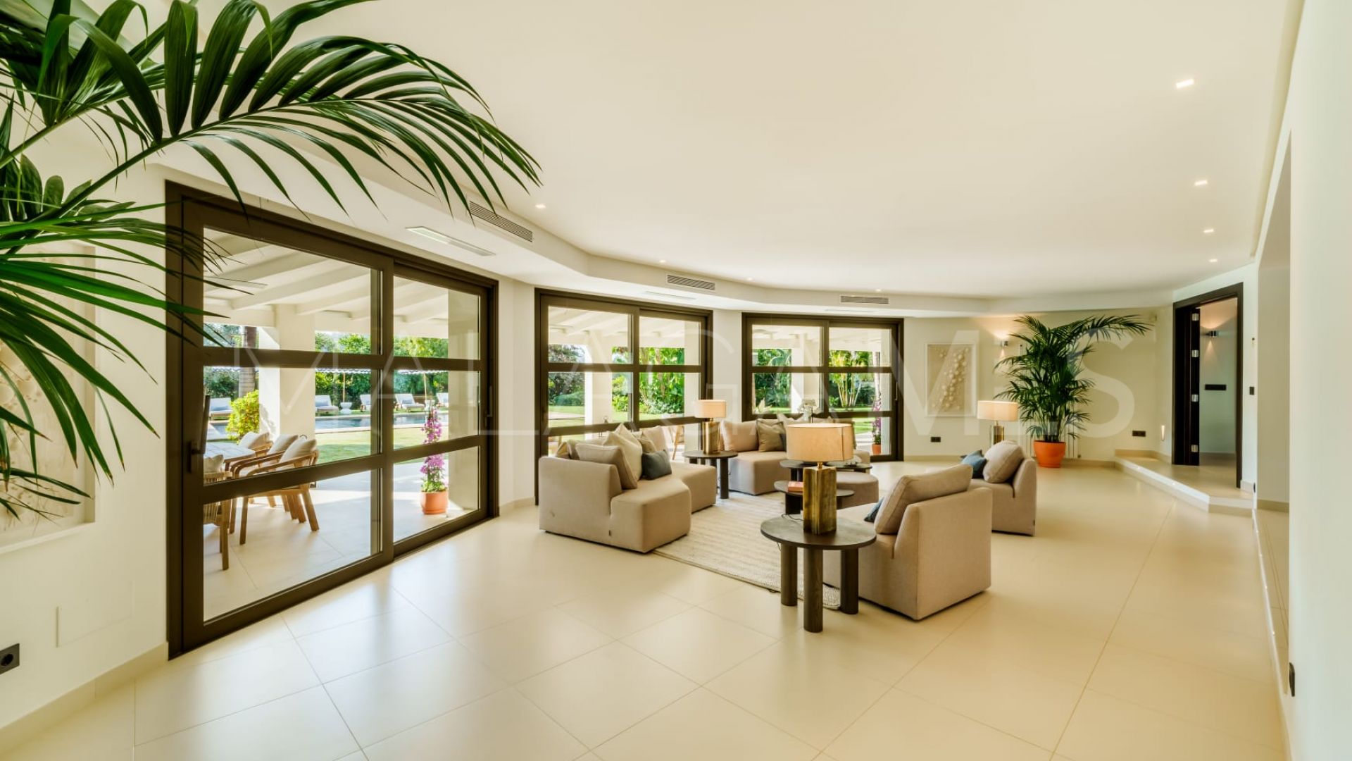 Villa a la venta in La Cerquilla with 5 bedrooms