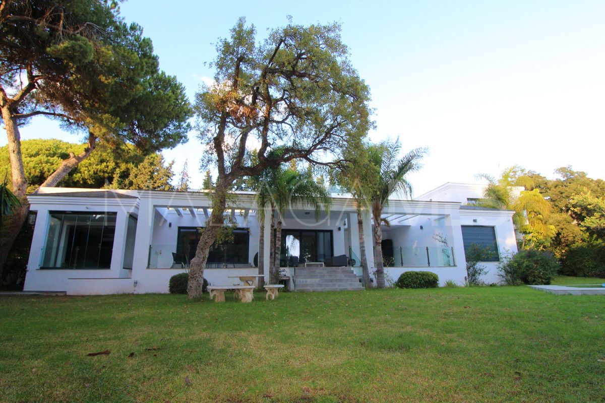 Villa for sale in Hacienda las Chapas with 5 bedrooms
