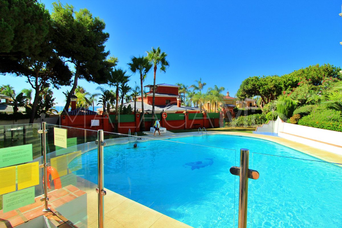 For sale Andalucia del Mar apartment with 3 bedrooms