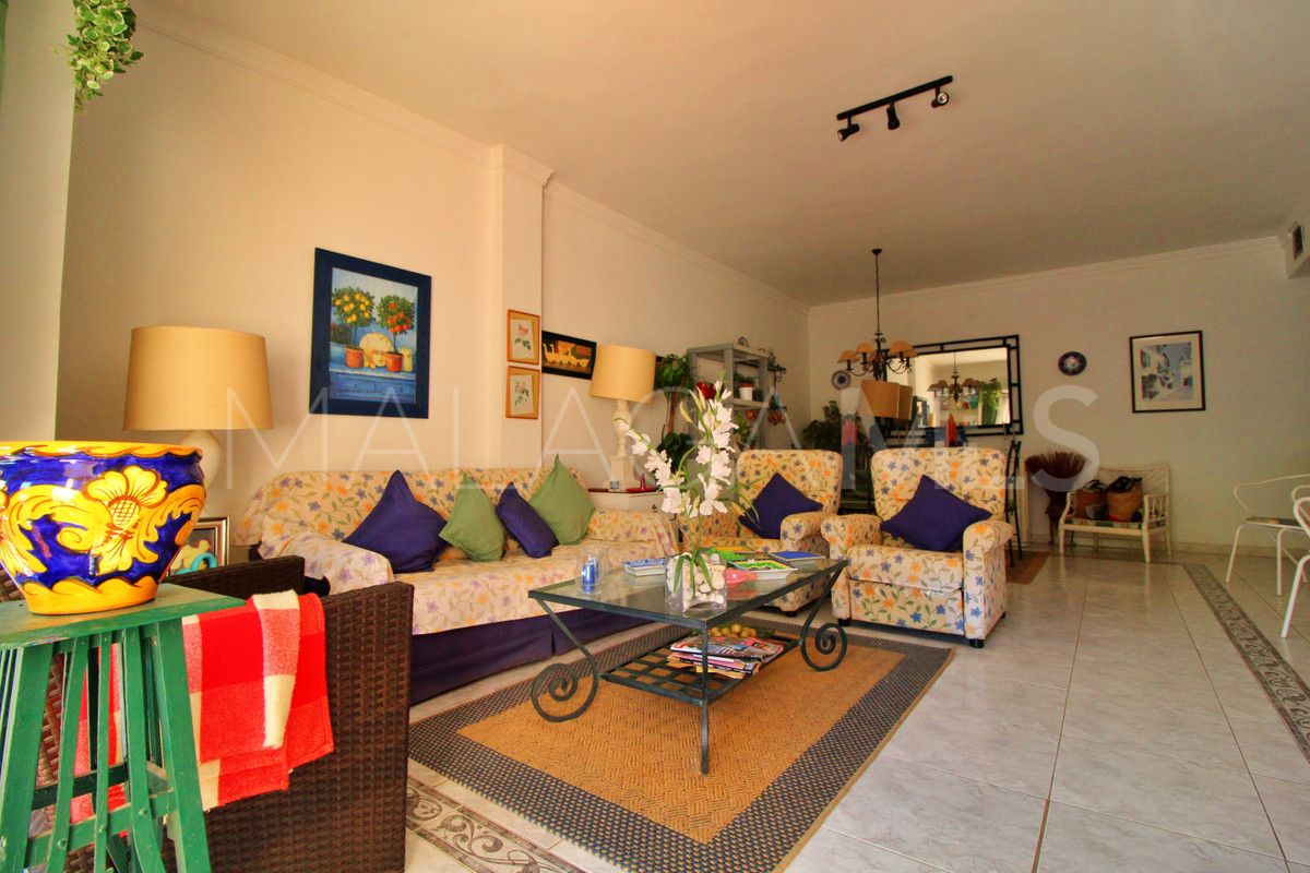 For sale Andalucia del Mar apartment with 3 bedrooms