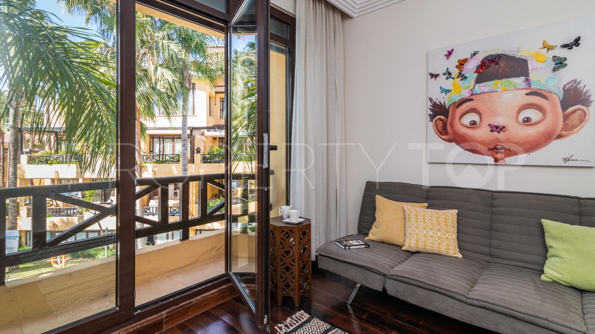 Apartamento en venta de 2 dormitorios en Bahia de Banus