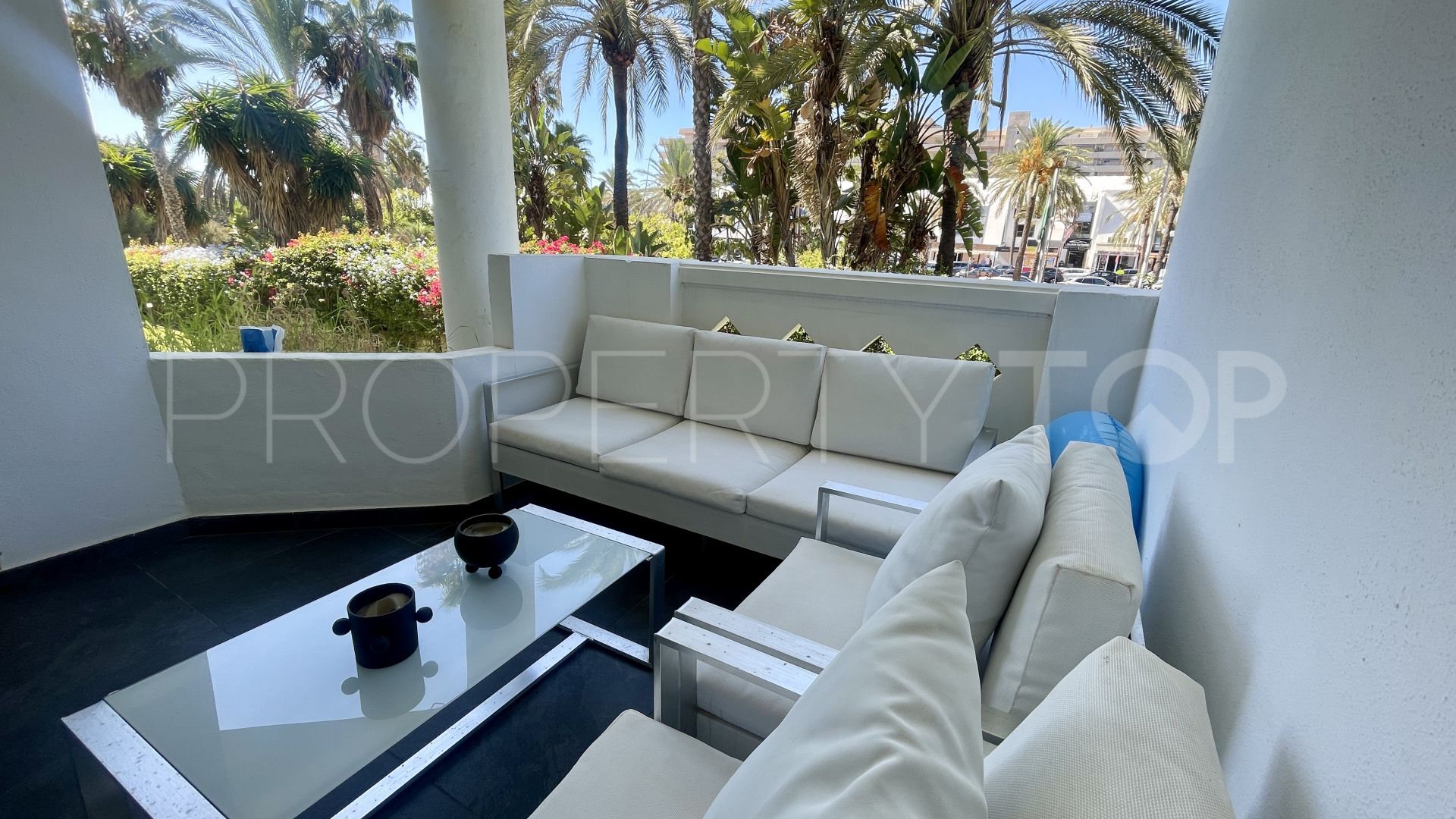 Groundfloor Apartments with terrace for sale in Playa Rocio, Marbella