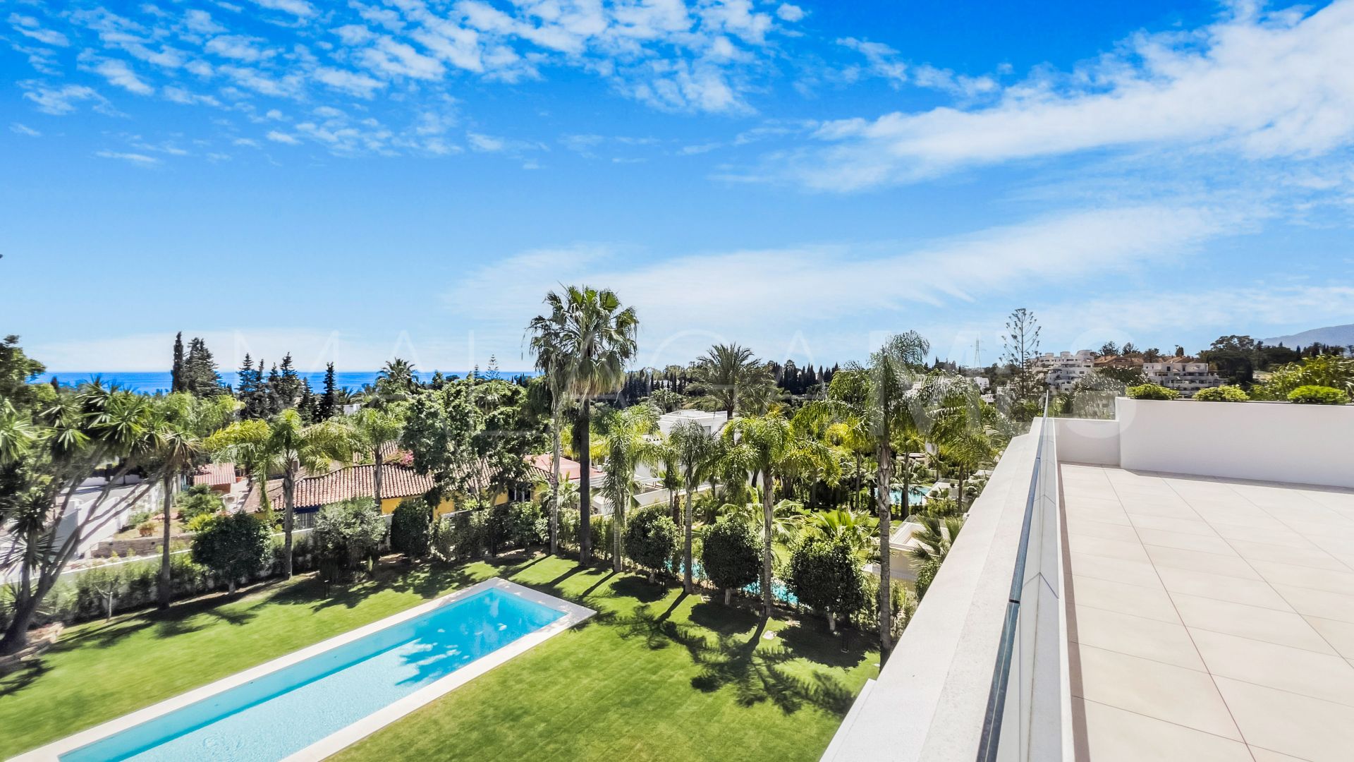 Se vende casa with 6 bedrooms in Las Lomas de Marbella