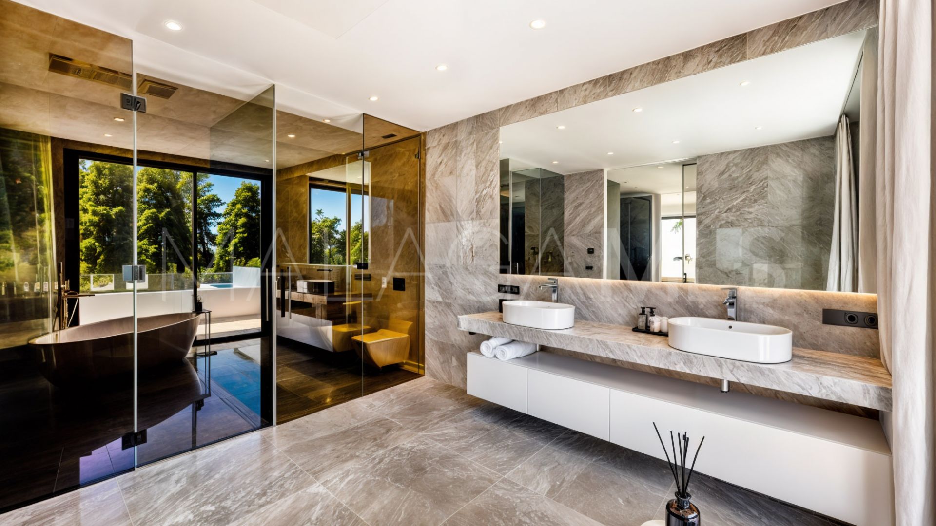 Se vende casa with 6 bedrooms in Las Lomas de Marbella
