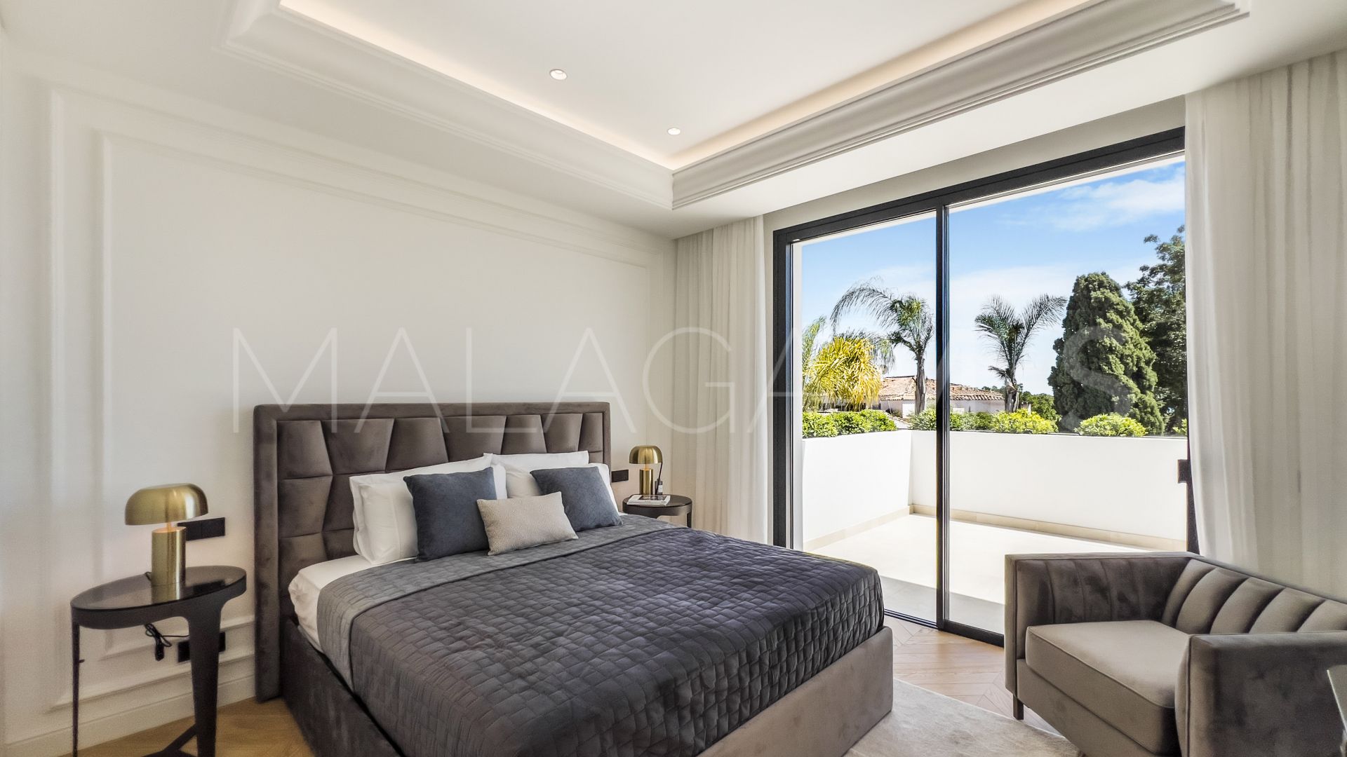Se vende casa with 6 bedrooms in Las Lomas de Marbella