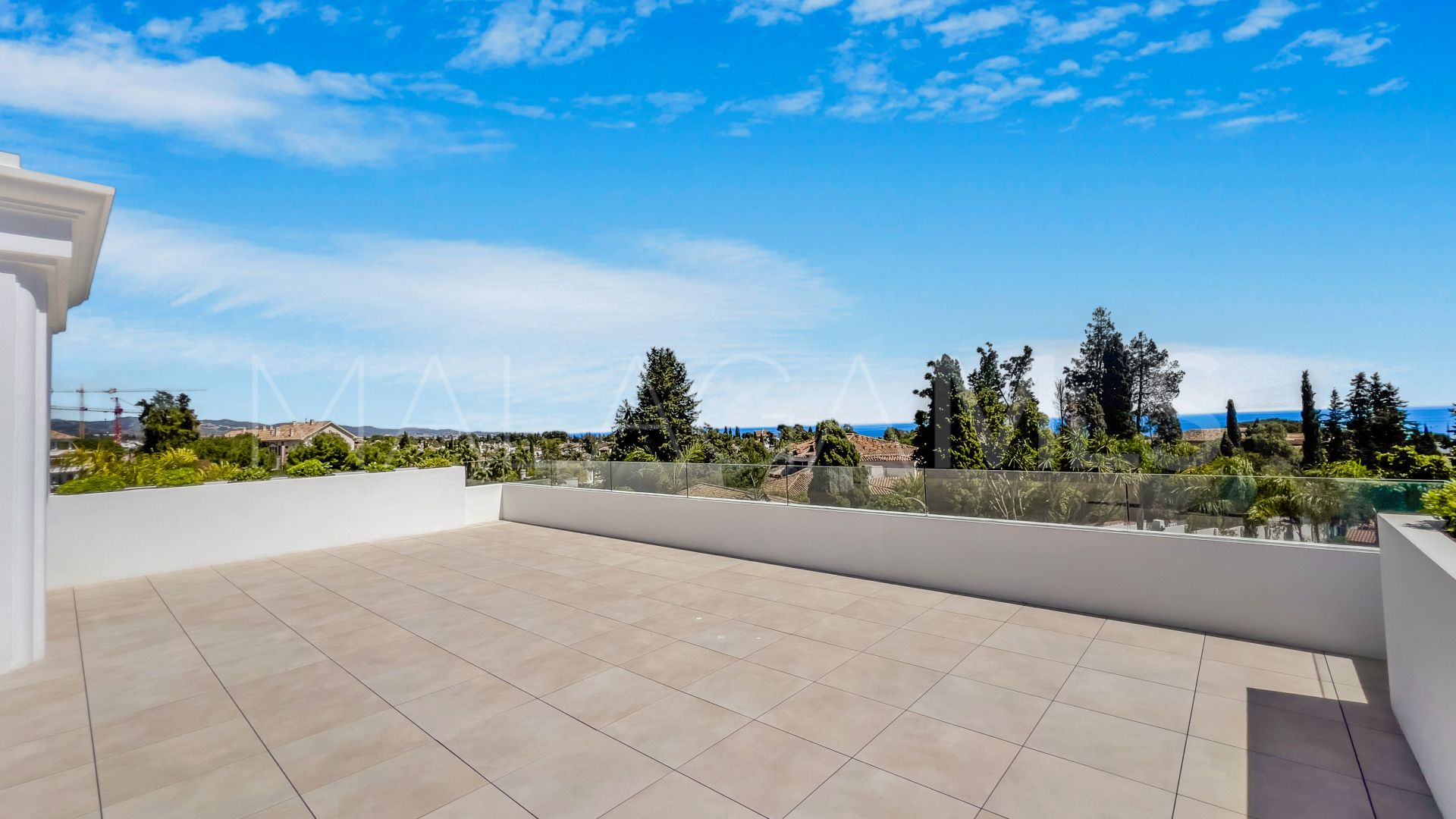 Se vende casa with 6 bedrooms in Las Lomas de Marbella