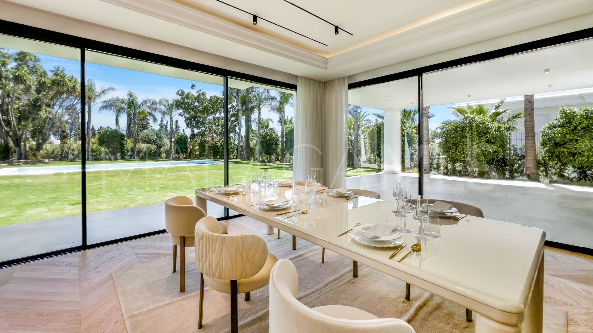 Se vende casa with 6 bedrooms in Las Lomas de Marbella