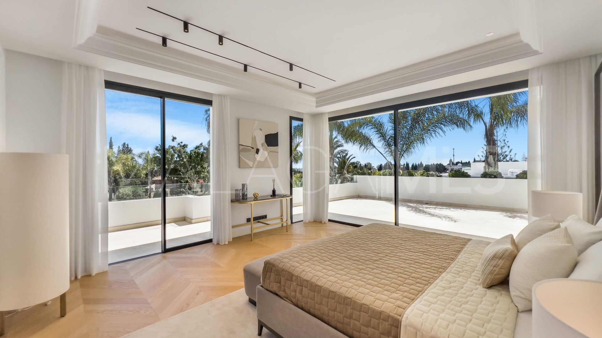 Se vende casa with 6 bedrooms in Las Lomas de Marbella