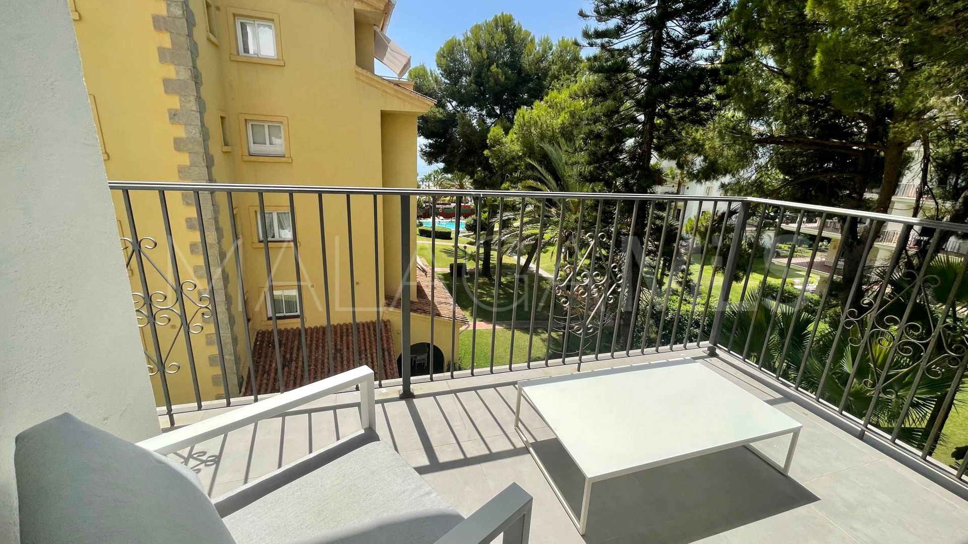 Buy apartamento in Andalucia del Mar with 3 bedrooms