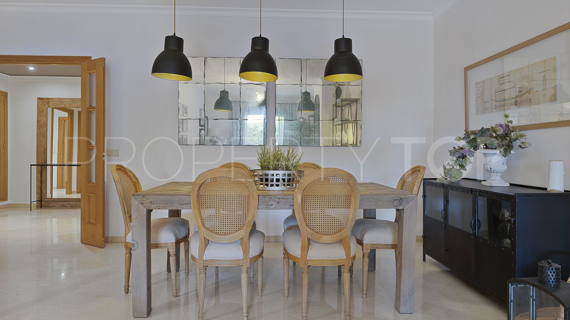 San Pedro de Alcantara, apartamento a la venta de 3 dormitorios