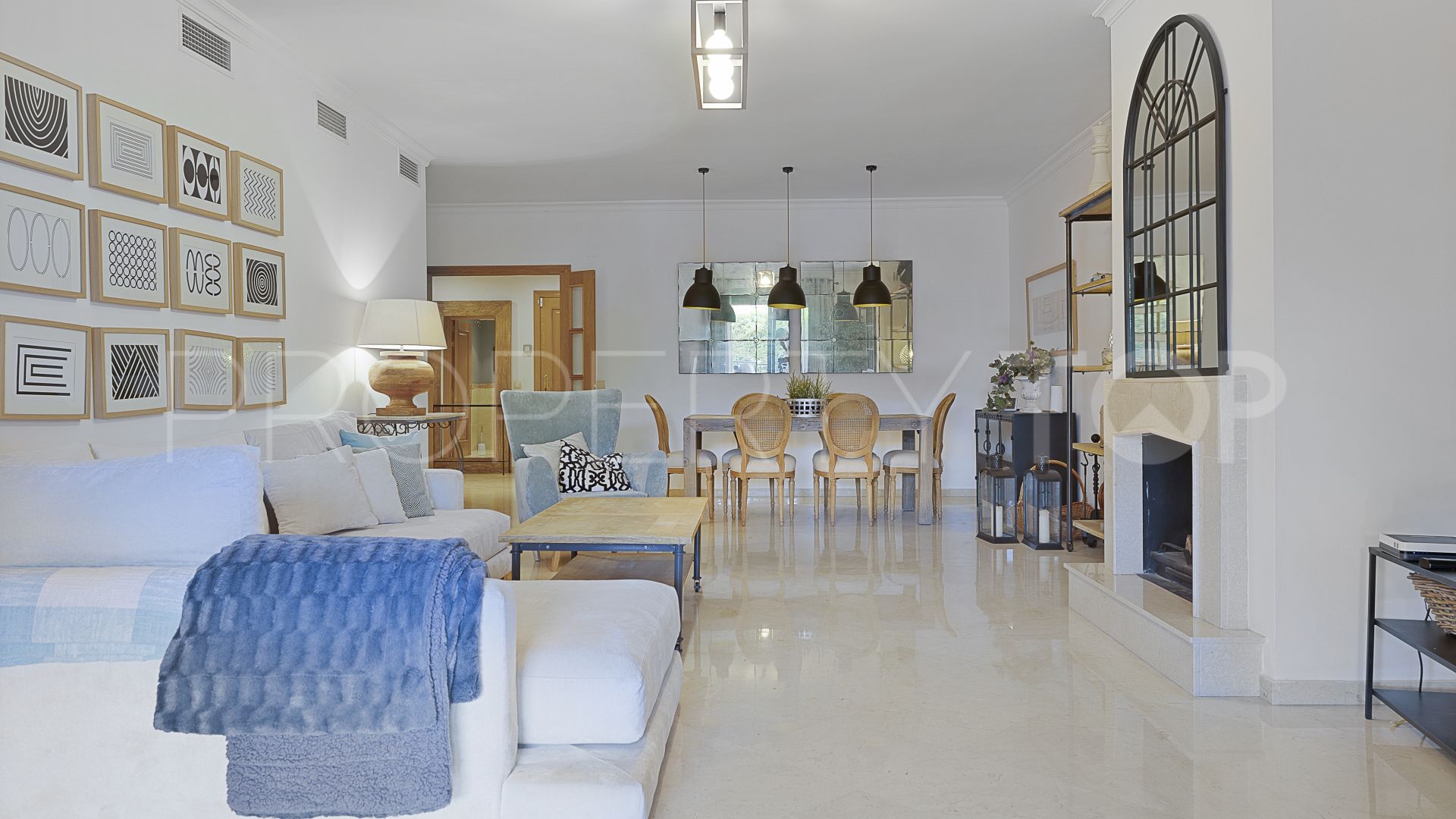 San Pedro de Alcantara, apartamento a la venta de 3 dormitorios