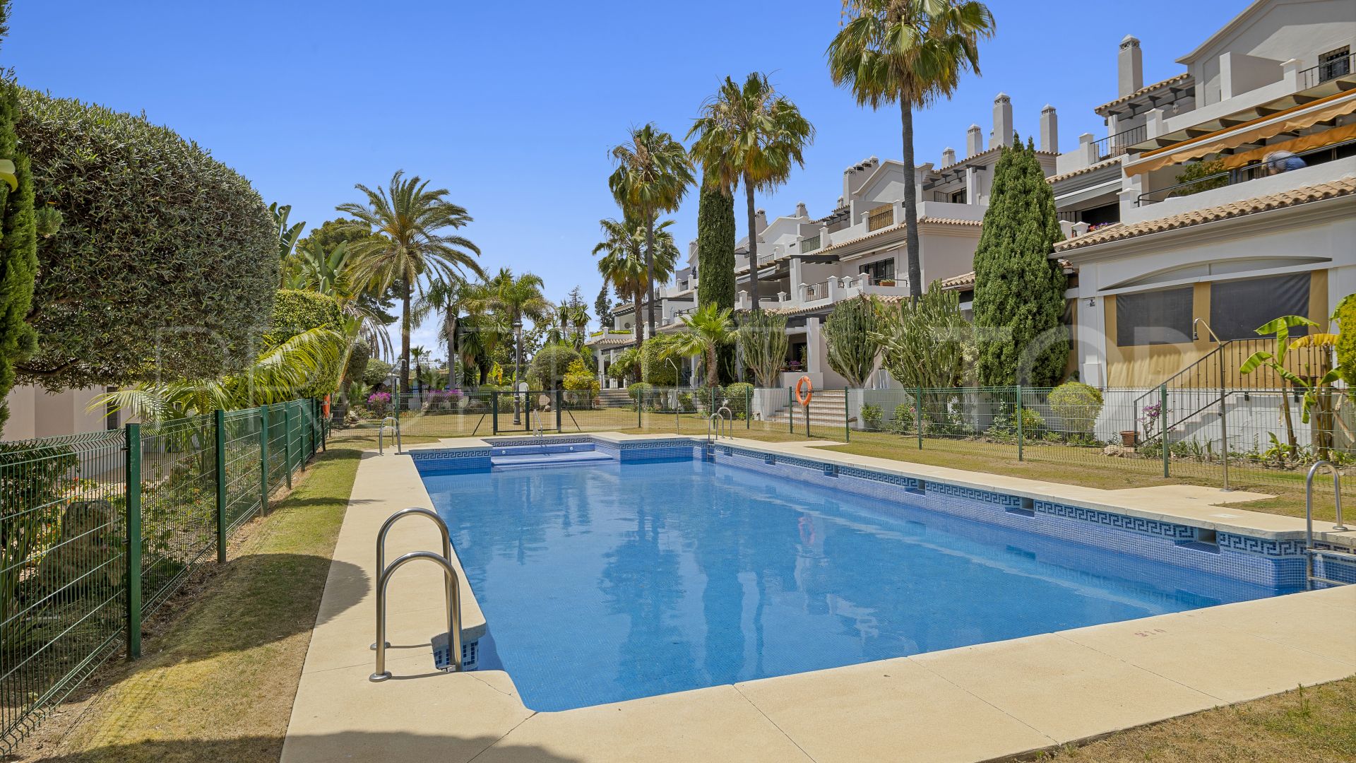 Apartment for sale in San Pedro de Alcantara with 3 bedrooms