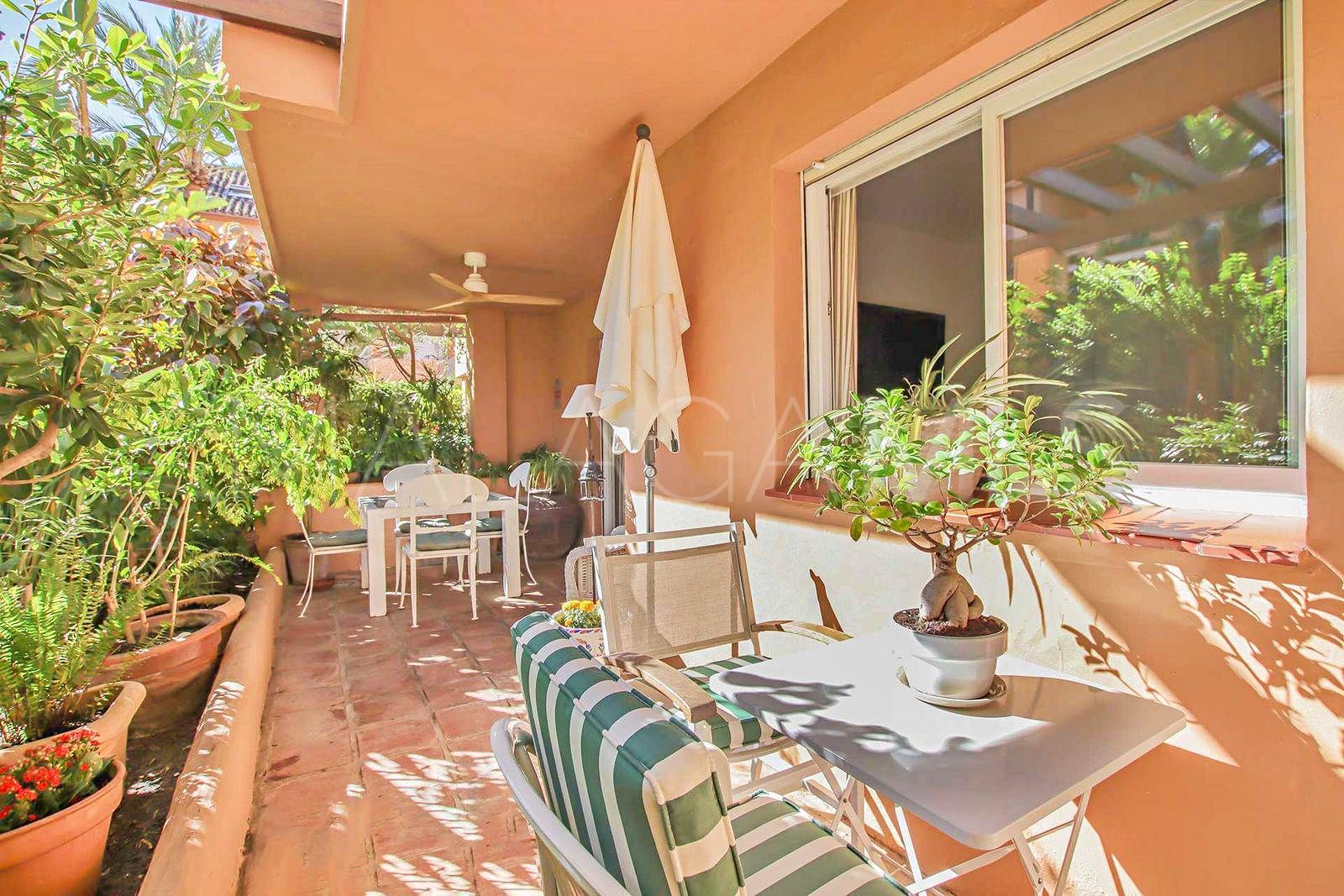 Markplanslägenhet for sale in Jardines de las Lomas