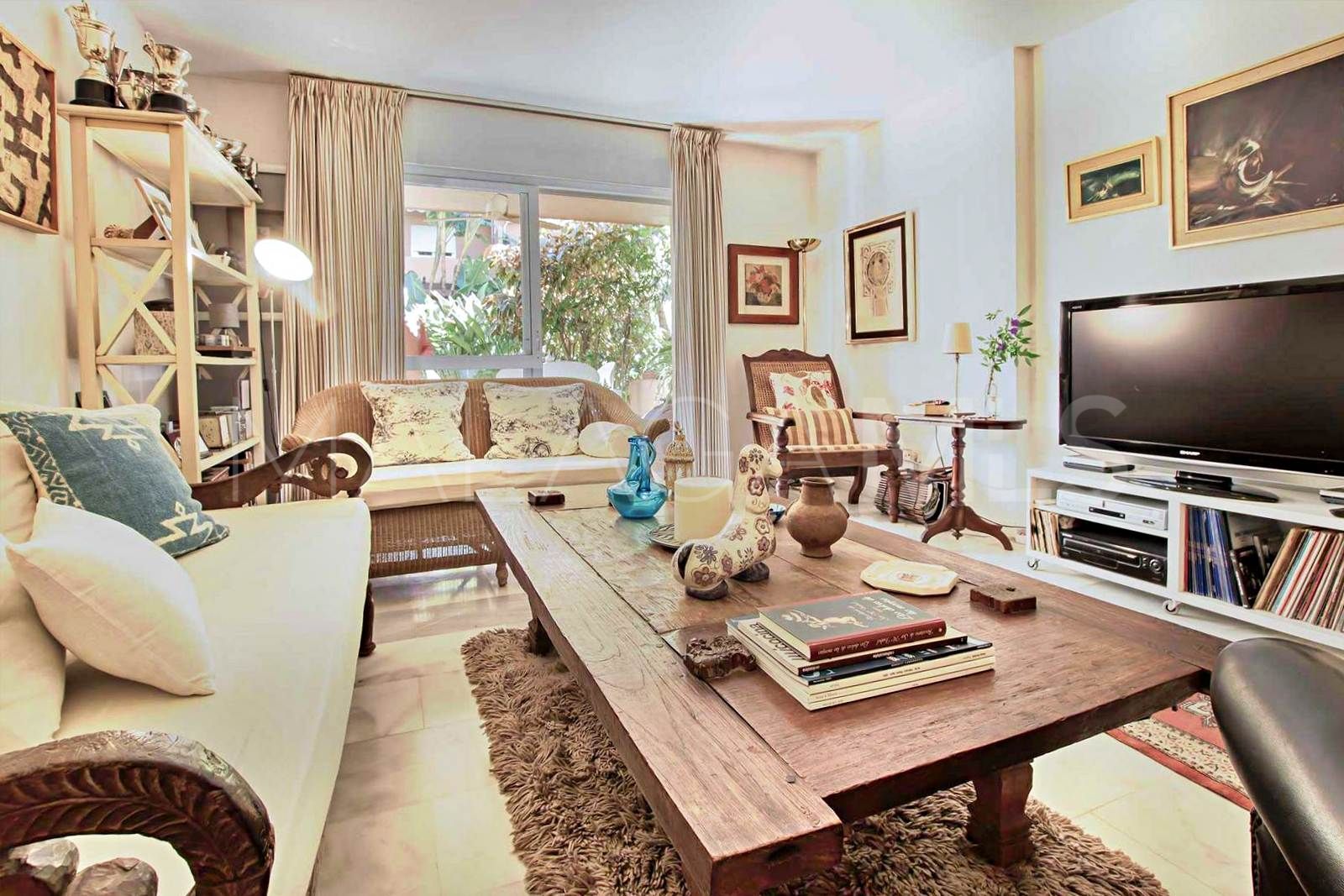Markplanslägenhet for sale in Jardines de las Lomas