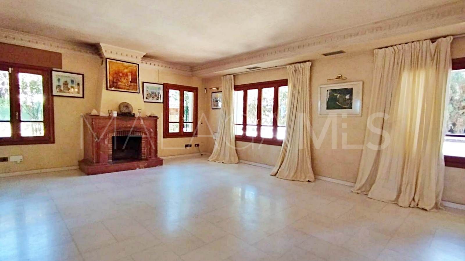 For sale villa in Marbella East