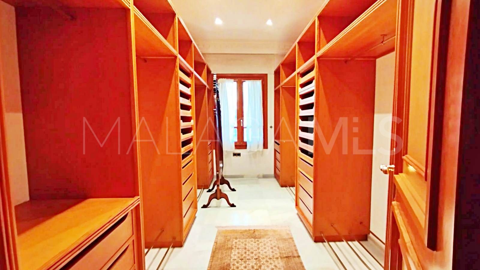 For sale villa in Marbella East