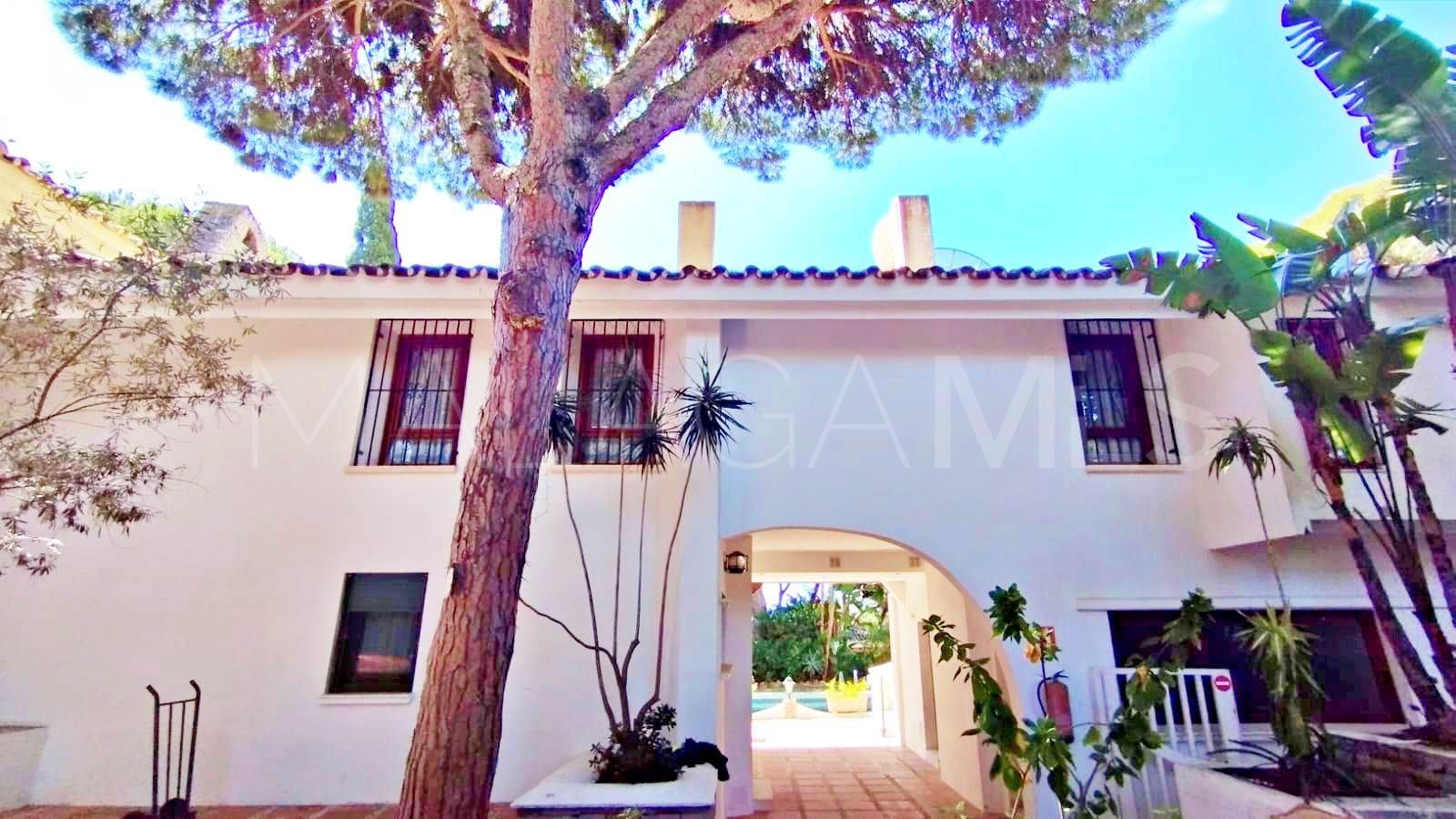 For sale villa in Marbella East