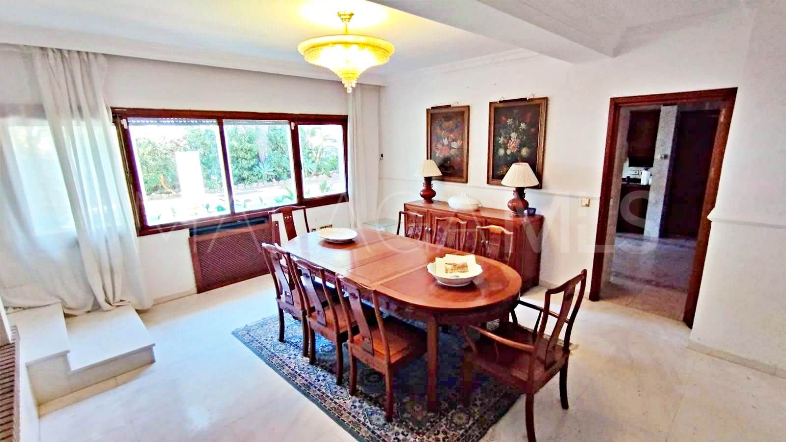 For sale villa in Marbella East