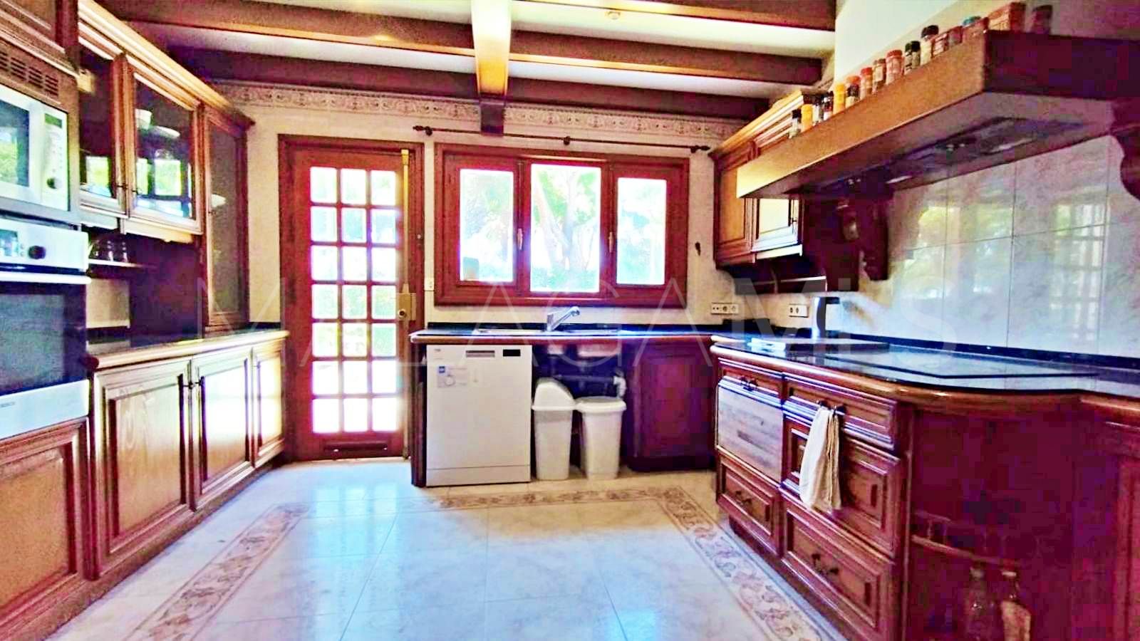 For sale villa in Marbella East