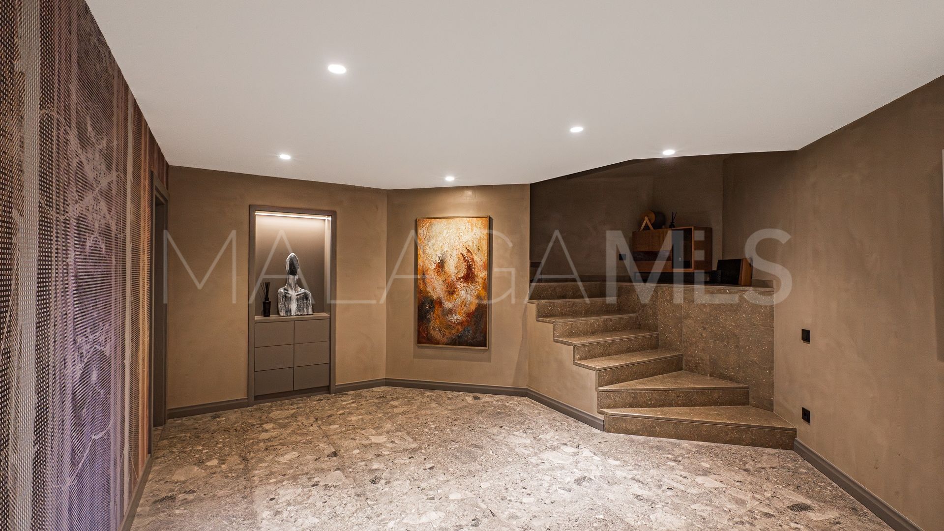 Herrenhaus for sale in Guadalmina Baja