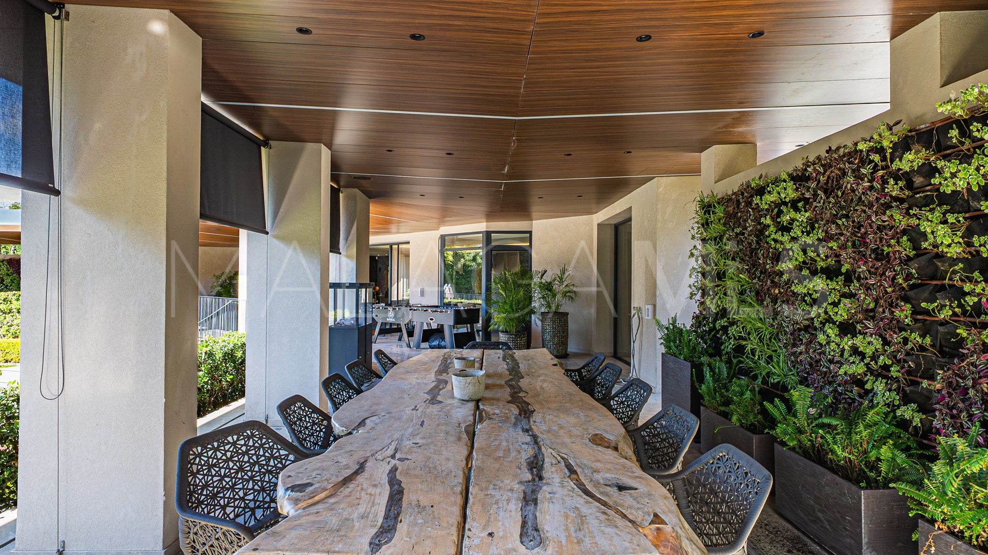 Herrenhaus for sale in Guadalmina Baja
