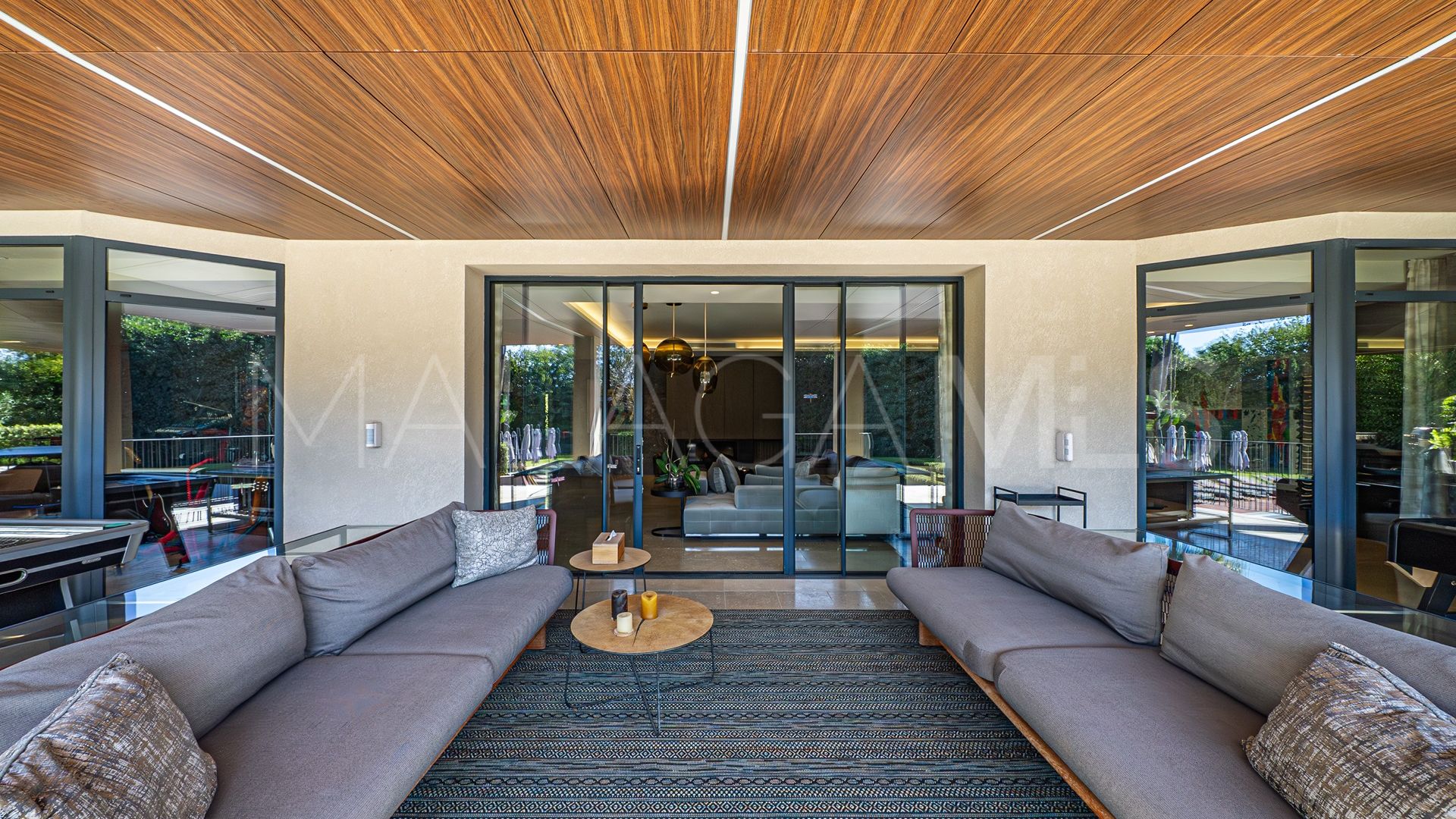 Herrenhaus for sale in Guadalmina Baja