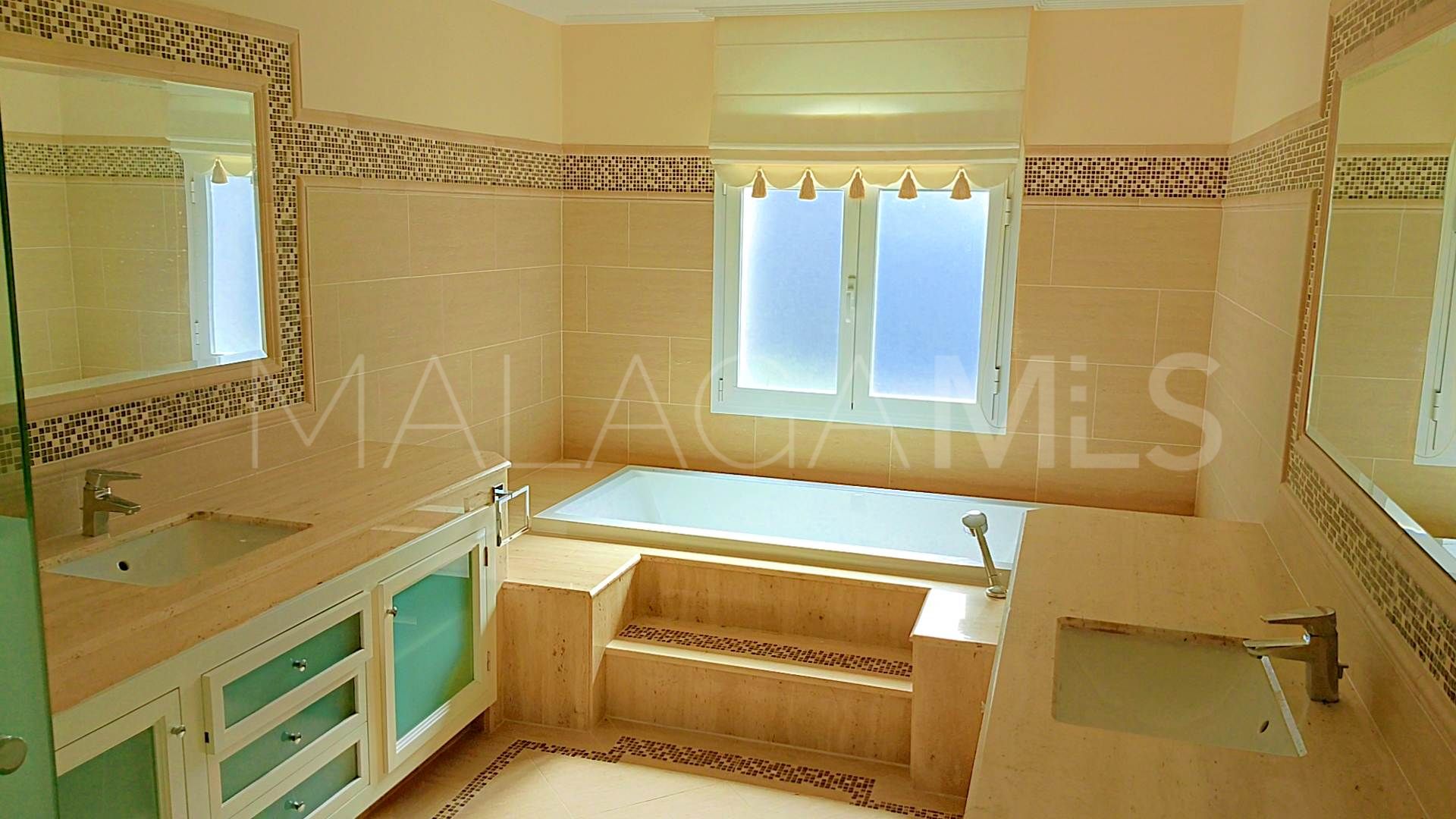 Villa with 4 bedrooms for sale in El Paraiso