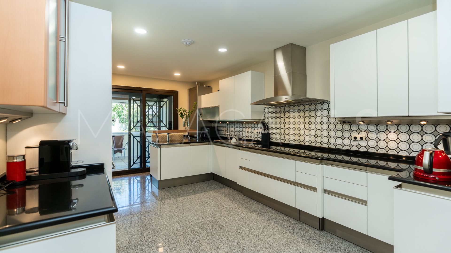 3 bedrooms ground floor apartment for sale in Aloha Park