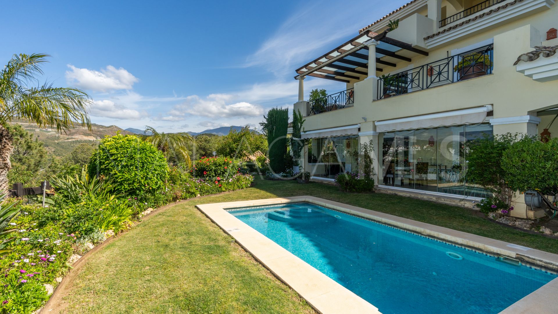 3 bedrooms ground floor apartment for sale in Aloha Park