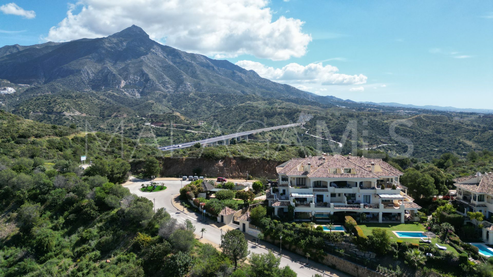 3 bedrooms ground floor apartment for sale in Aloha Park