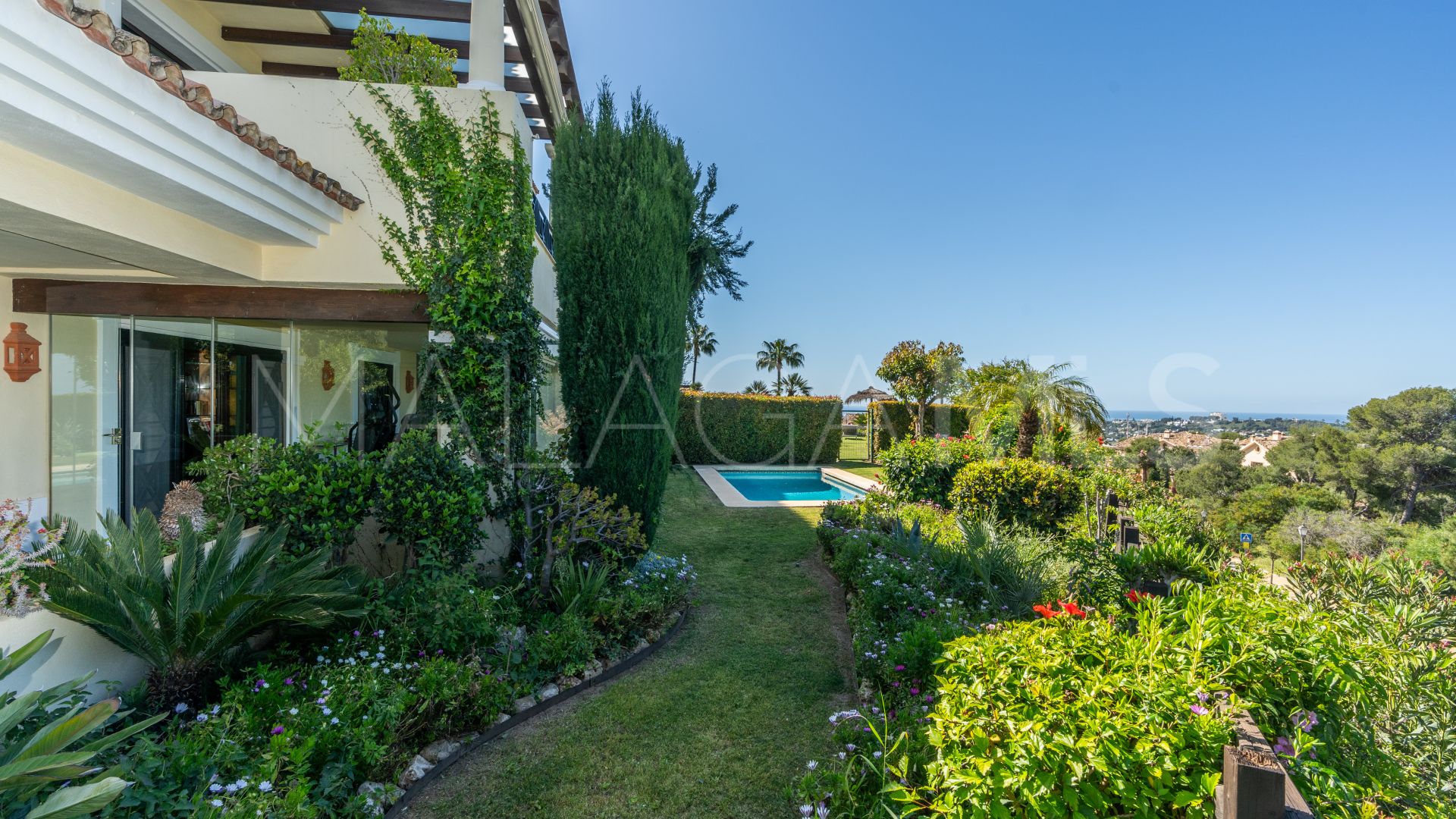 3 bedrooms ground floor apartment for sale in Aloha Park