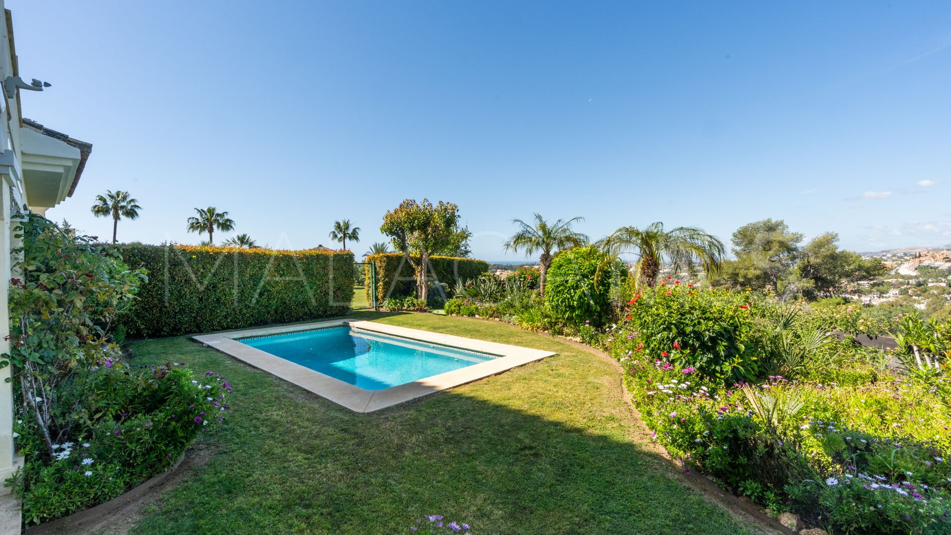 3 bedrooms ground floor apartment for sale in Aloha Park