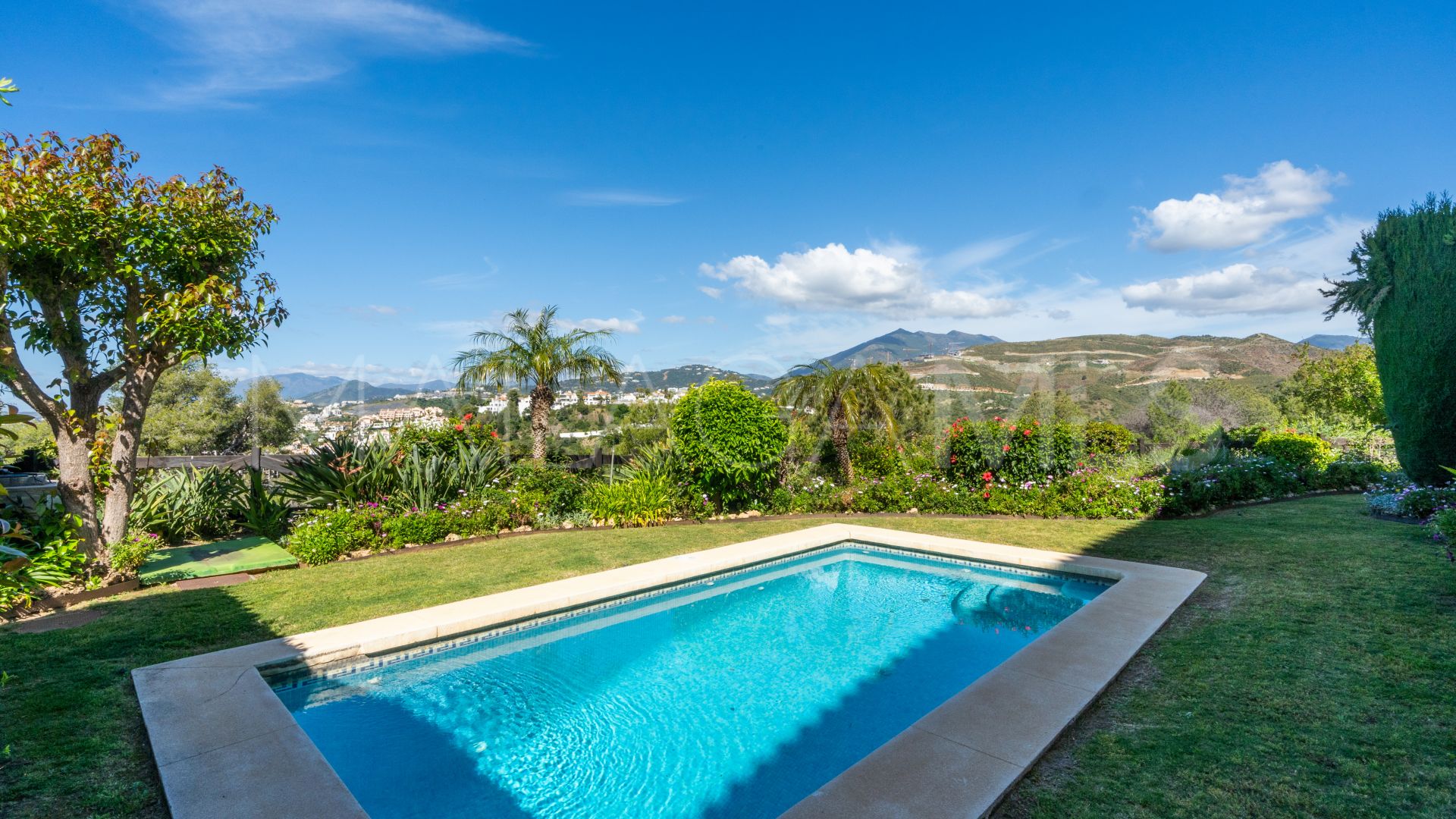 3 bedrooms ground floor apartment for sale in Aloha Park