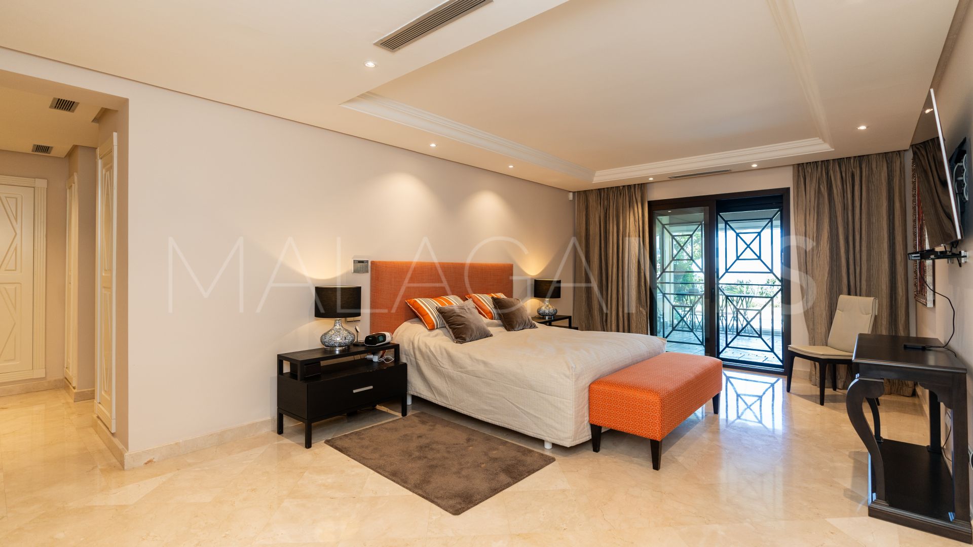 3 bedrooms ground floor apartment for sale in Aloha Park