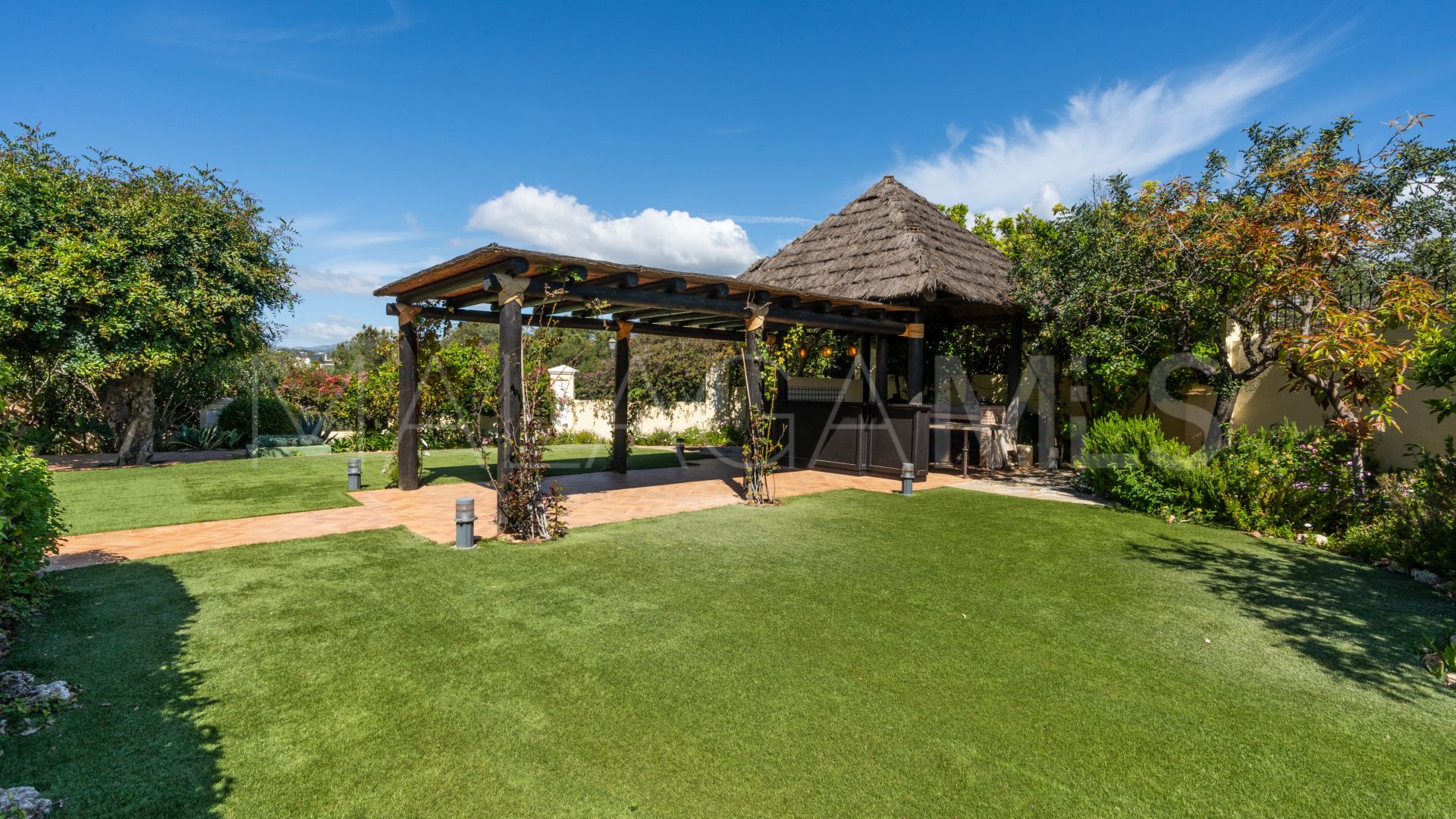 3 bedrooms ground floor apartment for sale in Aloha Park