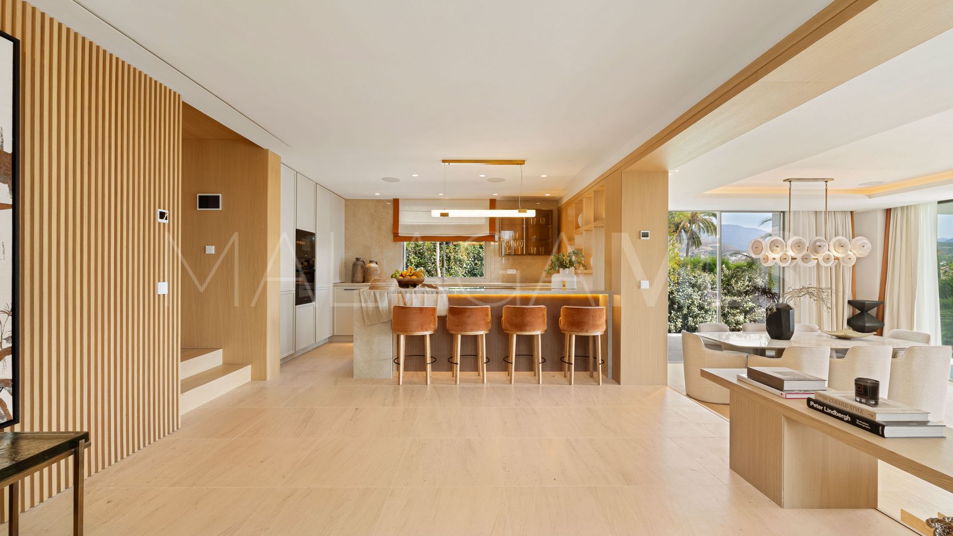 Villa for sale in Las Brisas with 5 bedrooms