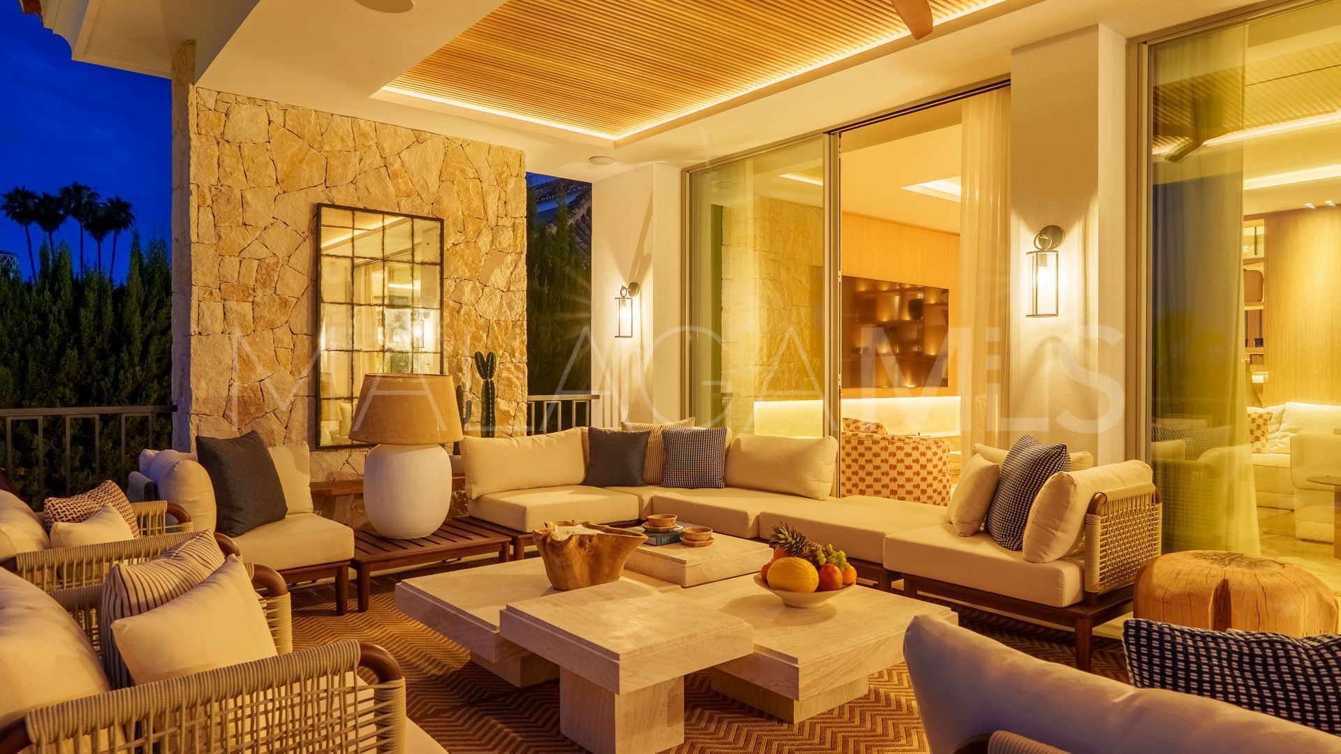 Villa for sale in Las Brisas with 5 bedrooms