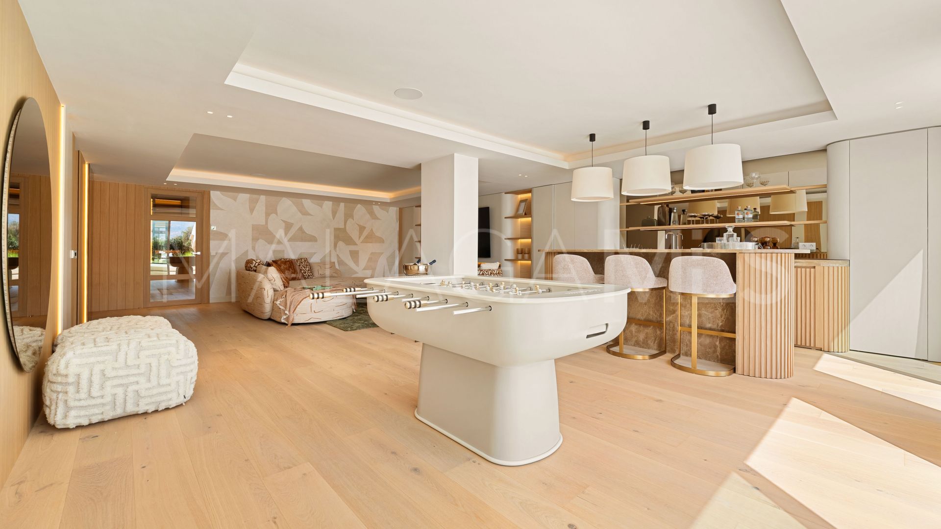 Villa for sale in Las Brisas with 5 bedrooms