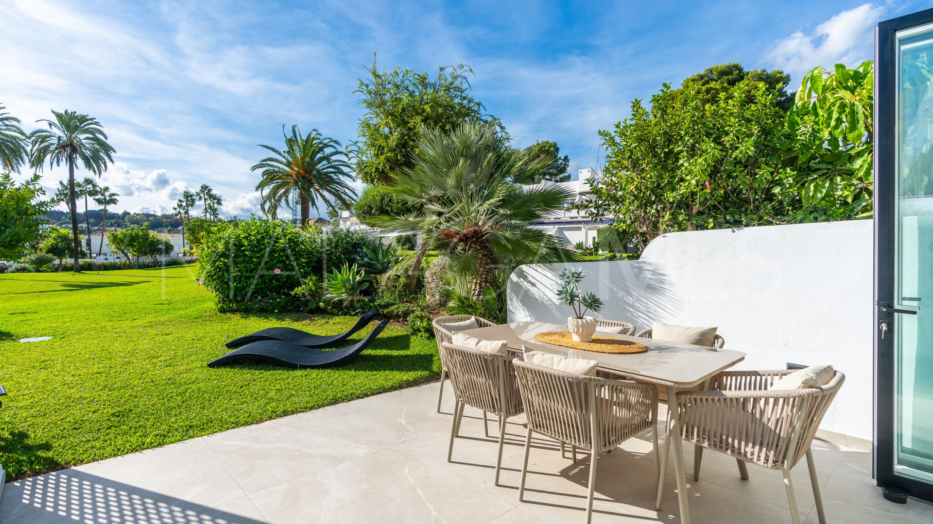 Buy La Rinconada town house