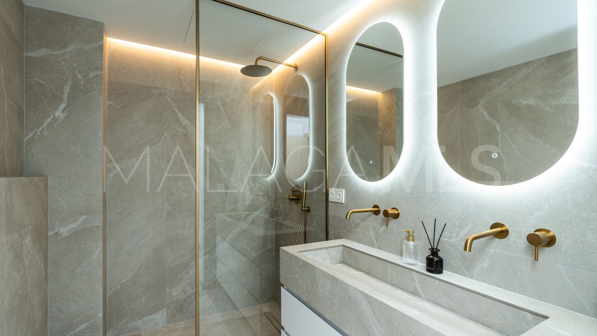 Buy La Rinconada town house