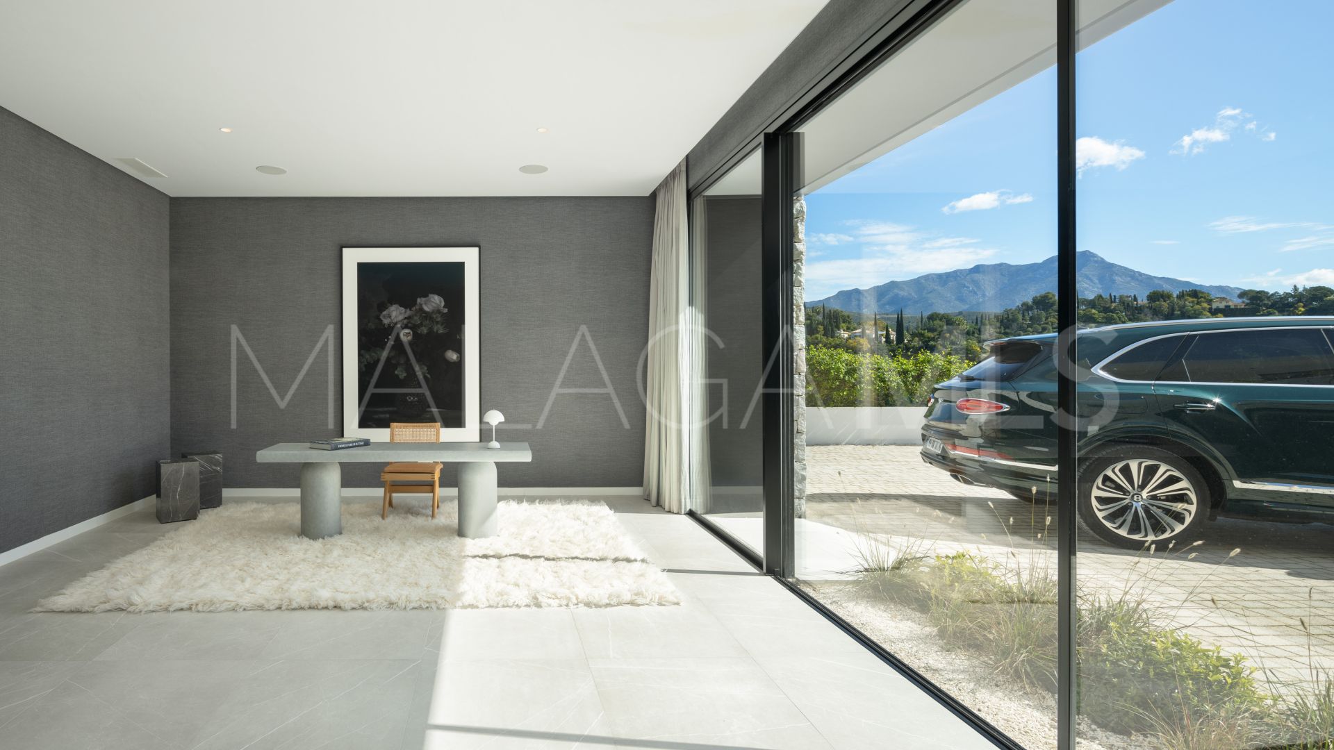 Buy villa in El Madroñal