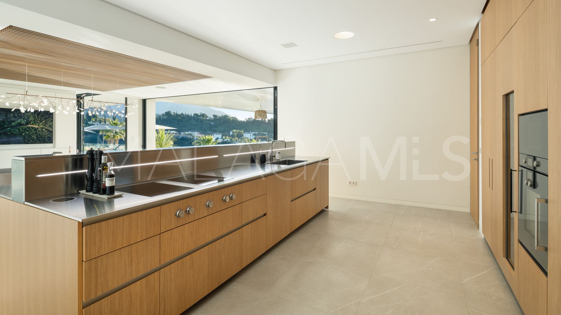 Buy villa in El Madroñal
