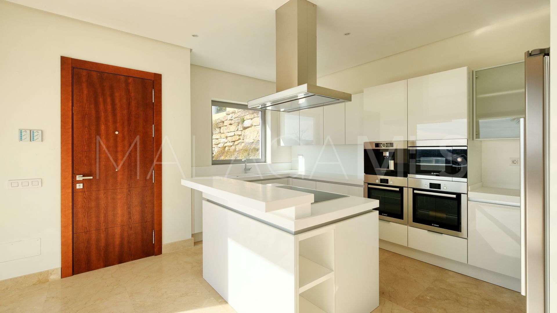 Villa for sale in Puerto del Capitan