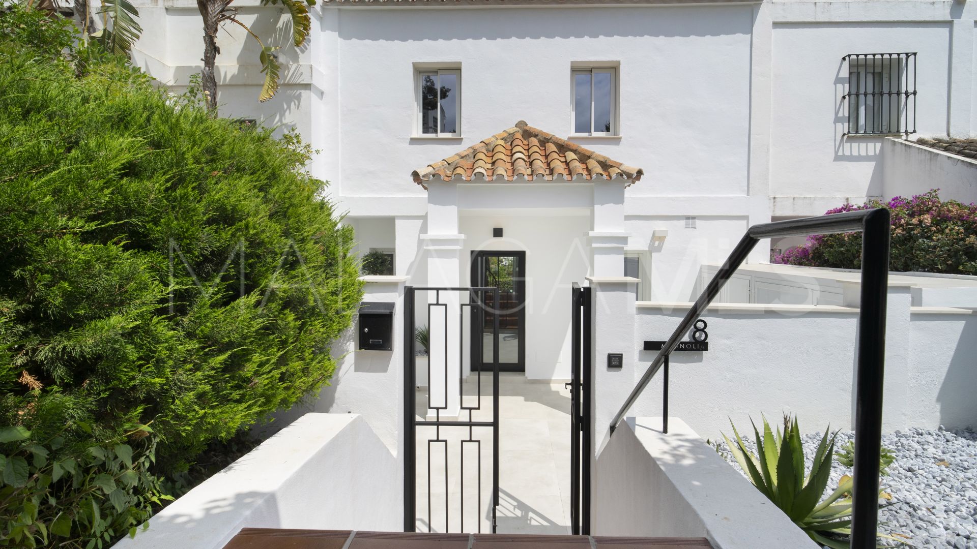 For sale La Quinta town house with 3 bedrooms