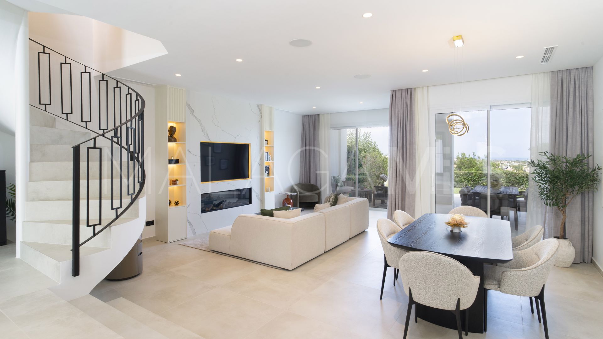For sale La Quinta town house with 3 bedrooms