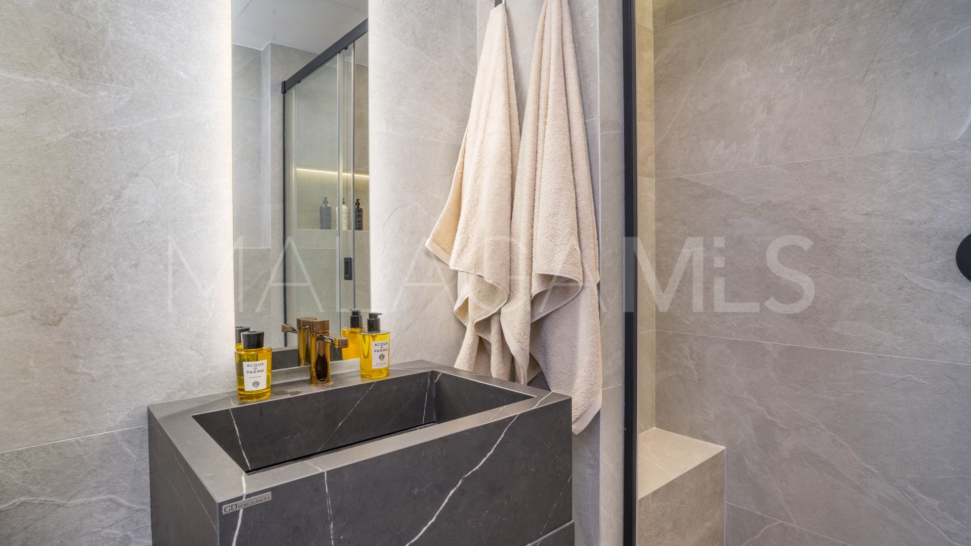 For sale La Quinta town house with 3 bedrooms