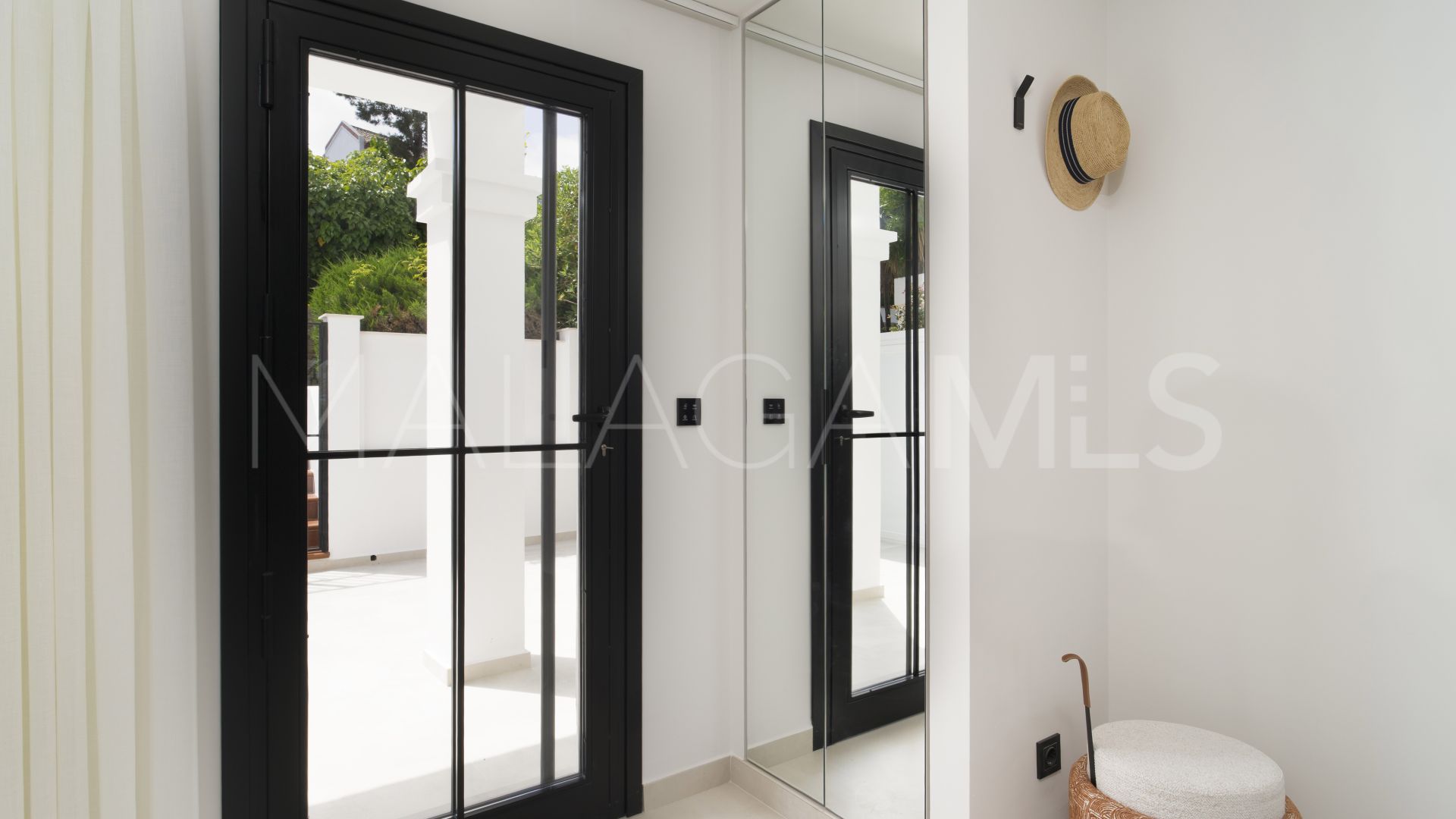 For sale La Quinta town house with 3 bedrooms