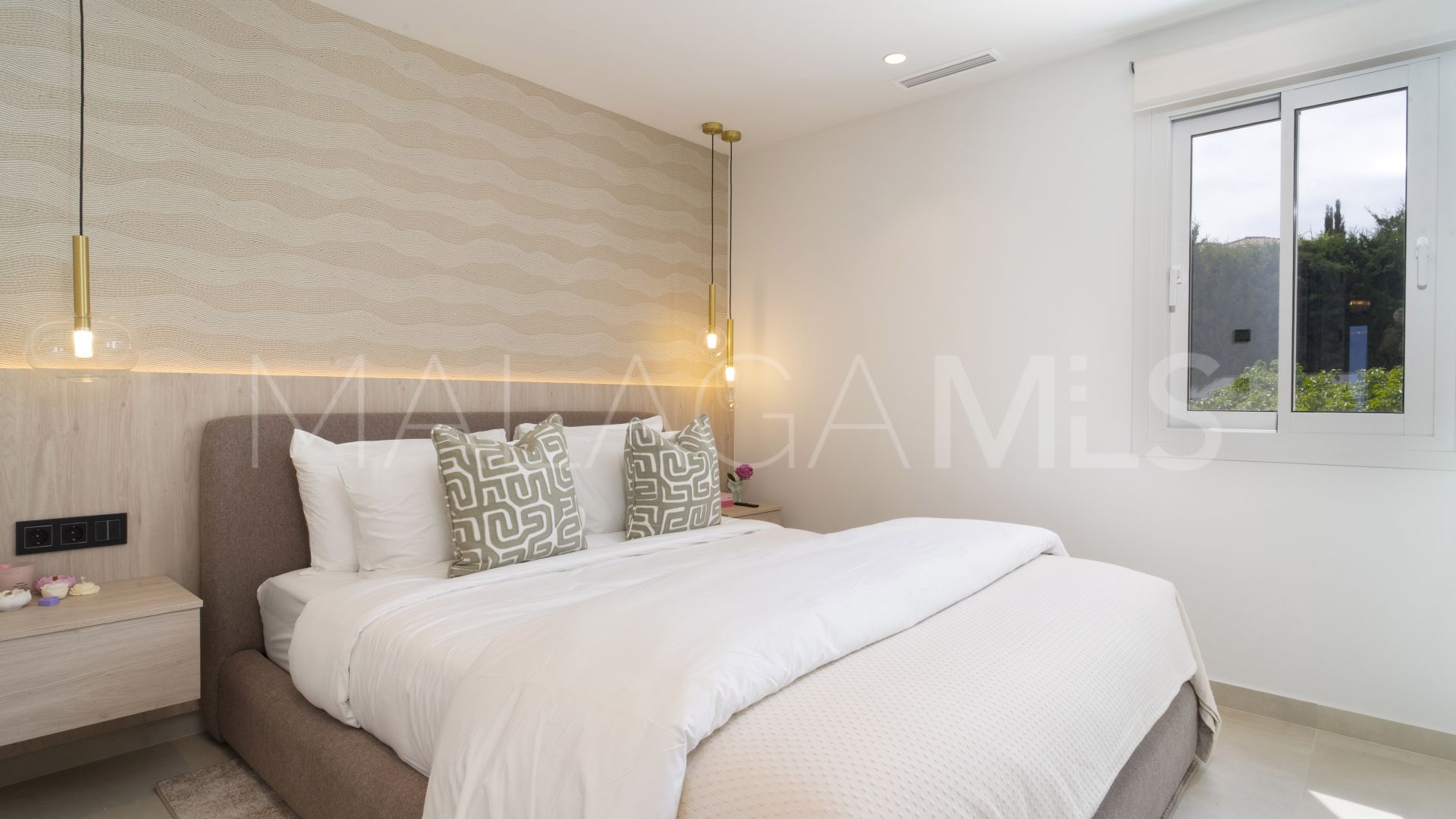 For sale La Quinta town house with 3 bedrooms