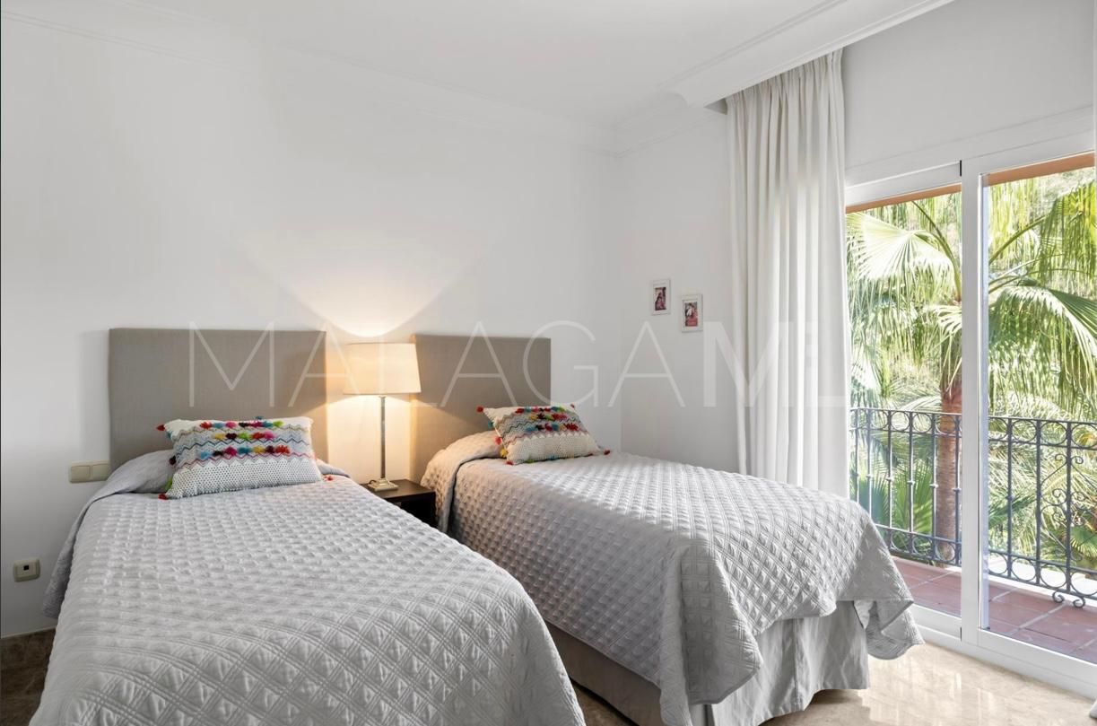 For sale 2 bedrooms penthouse in Alminar de Marbella